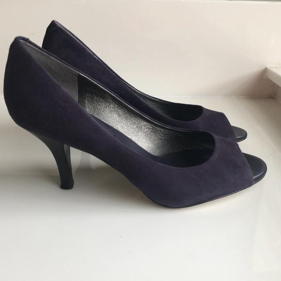 Banana Republic Eggplant Suede Peep Toe Pumps Sz 8 - Picture 1 of 8